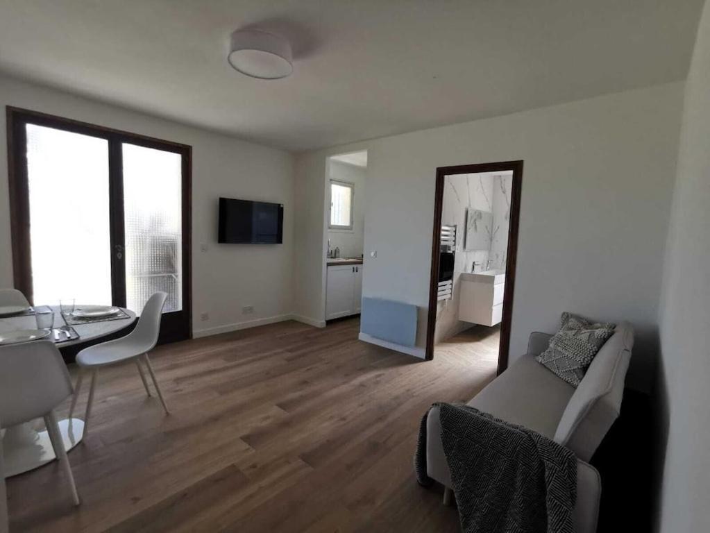 Bas De Villa Au Calme Villeneuve-Loubet Luaran gambar