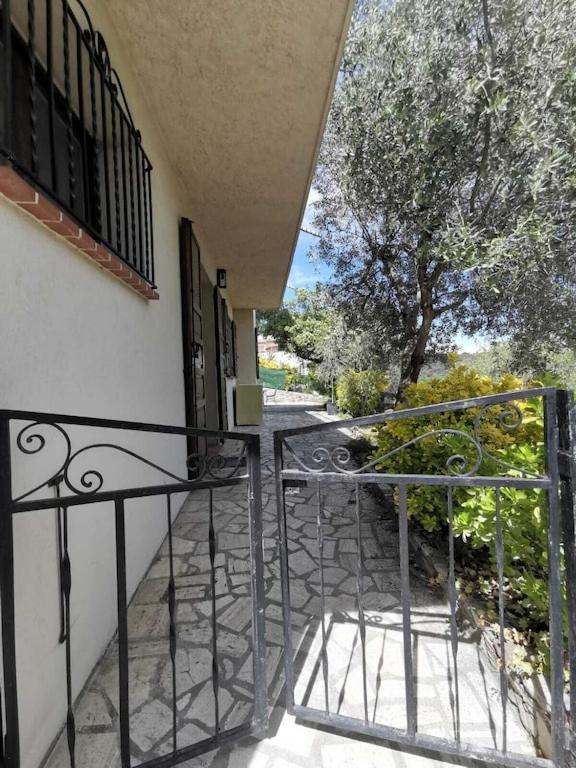 Bas De Villa Au Calme Villeneuve-Loubet Luaran gambar